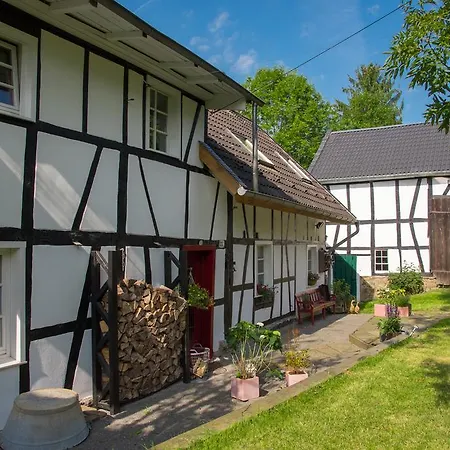 Haus Nr. 9 בית נופש Ruppichteroth